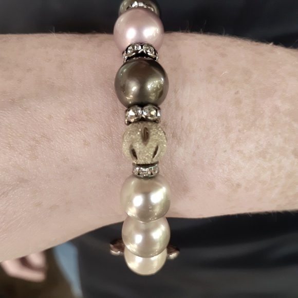 Swarovski pearls with silver tone heart. - Picture 3 of 3